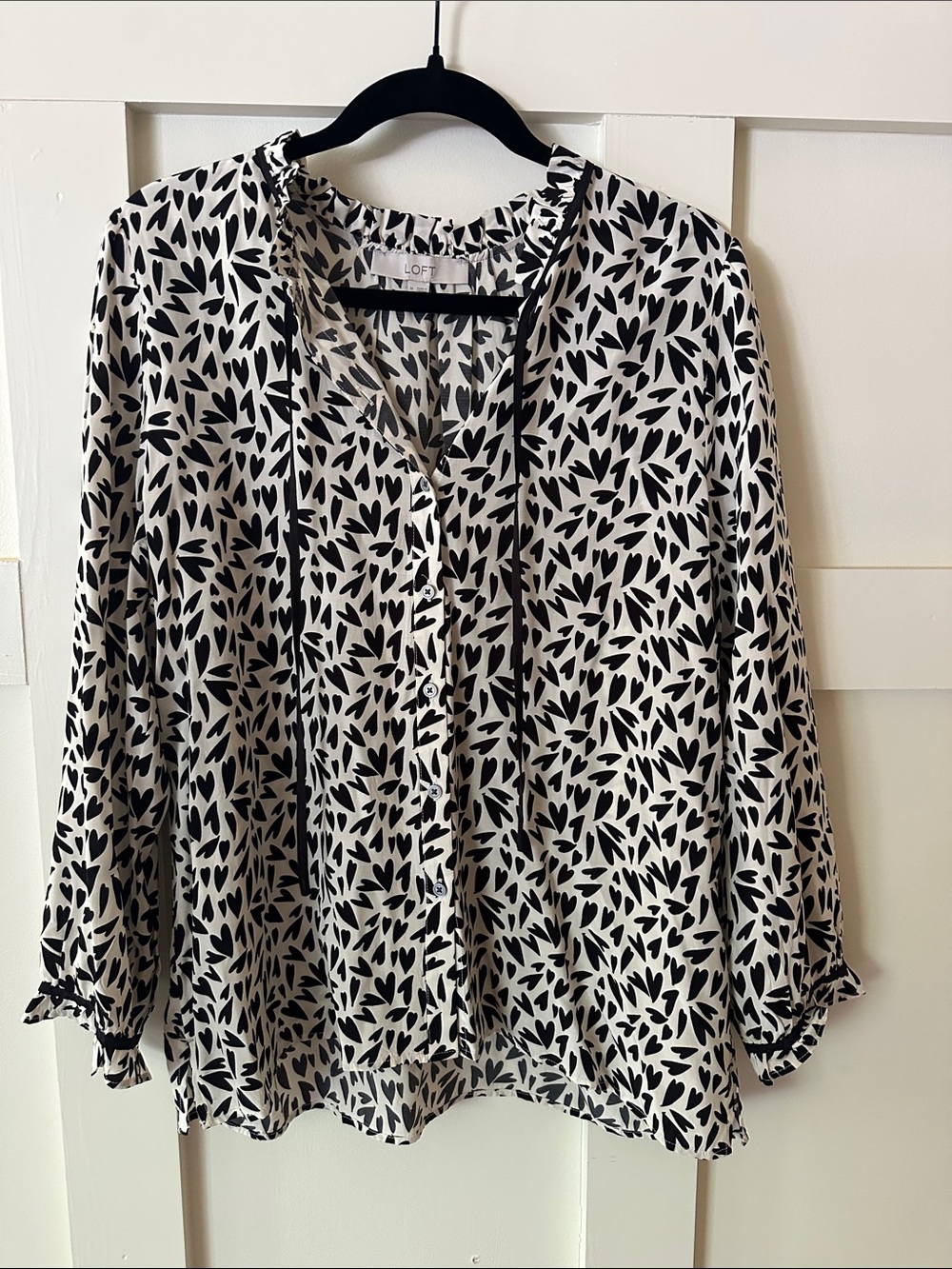 LOFT Black & White Heart 3/4 Length Blouse